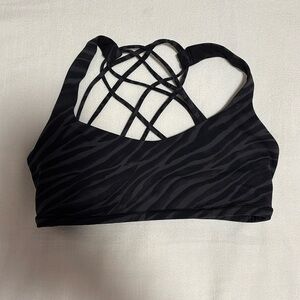 Lululemon Free to Be Bra in Size 6